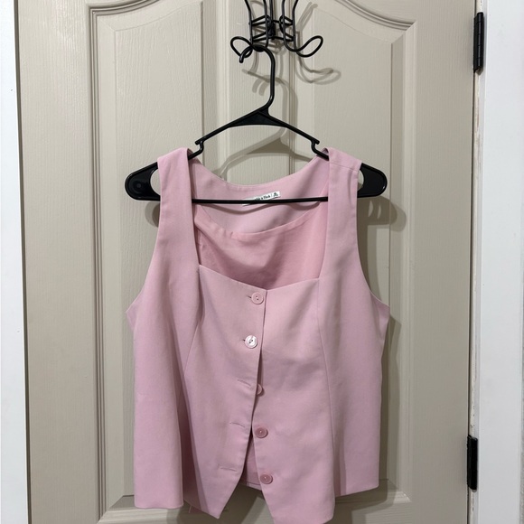 Abercrombie & Fitch Tops - Abercrombie & Fitch Light Pink Sleeveless Blouse